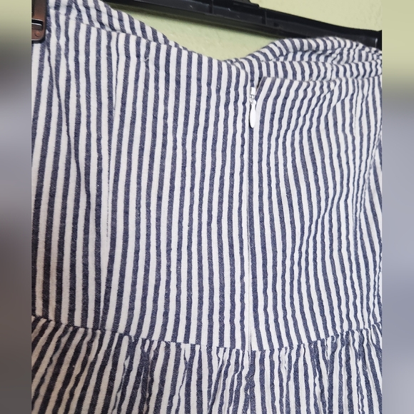 Judith. March Seersucker Dress Size Small - Picture 8 of 8